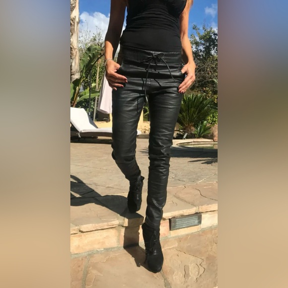 BEVY FLOG Shely Vegan Jogger, Black Original, Size 30, Luxury, Closet Staple - Picture 2 of 11